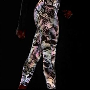 RARE! Athleta Reflective Swirl, Large, 22" Inseam